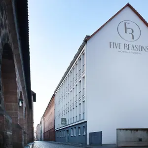  אכסניה Five Reasons &